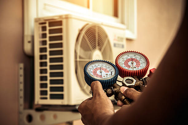 Professional Hvac technician working in Fate, TX